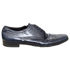Sapatos de couro azul brogue da Prada Outro