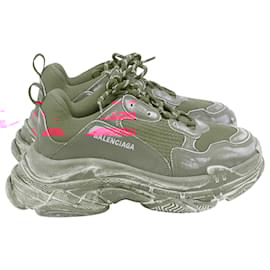 Balenciaga-Balenciaga Triple S Faded Sneakers in Red Polyester-Red