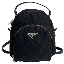 Mini sac à dos en nylon matelassé avec logo triangle Prada Noir