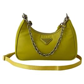 Mini bolsa de nylon com logo triangular Prada Amarelo