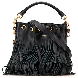 Sac seau Emmanuelle en cuir de veau noir avec franges de Saint Laurent Noir