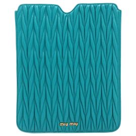 Miu Miu Blaue gesteppte Leder-Tablet-Hülle Blau