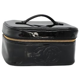 CHANEL Pochette Vanity Pelle verniciata Nera Oro CC Auth 136084 Nero D'oro