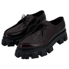 Sapatos com cadarço Prada Monolith em couro marrom Marrom