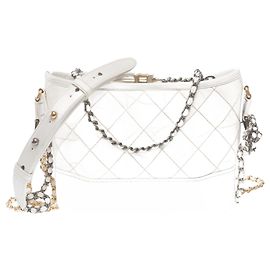Bolsa CHANEL em Couro Branco - 102703 Branco