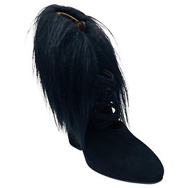 Botas de camurça preta Bottega Veneta com acabamento em pele de pelúcia Preto