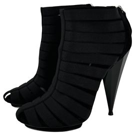 Gucci Gladiator Runaway Sandaletten mit Absatz Schwarz Stoff Schwarz