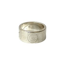 Anello con logo G intagliato di GUCCI Argento