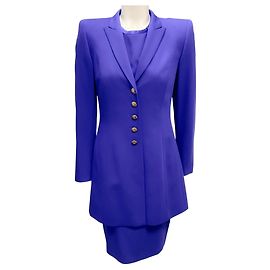 Conjunto de terno de lã com jaqueta e vestido em seda roxa vintage da Escada Roxo