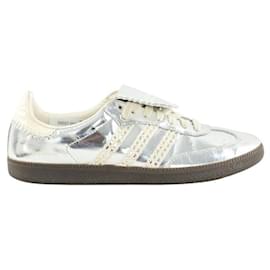 Adidas-Gray leather sneakers-Grey