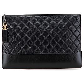Chanel Nero Grande Clutch Gabrielle O in Pelle di Vitello Invecchiata Nero
