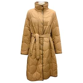 Cappotto Puffer di lunghezza media con cintura Malt Akris Punto Cammello