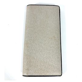 Cartera Larga Brazza en Taiga Louis Vuitton Beige