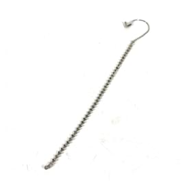 Orecchini Petit Essentiel V di Louis Vuitton Argento