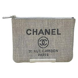 Chanel Deauville Stoff-Clutch Andere Grau