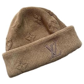 Louis Vuitton Gorro LV Crush Monogram Bege