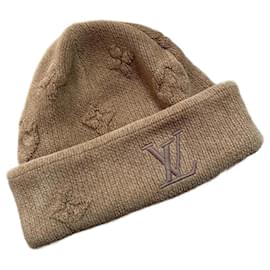 Louis Vuitton-Bonnet LV Crush Monogram-Beige