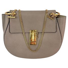 Chloé Bolsa de ombro cruzada Chloe Small Drew em couro de cordeiro cinza texturizado Cinza
