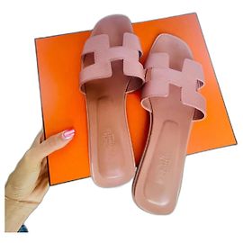Sandales Hermès Oran cuir corail taille 40 Corail