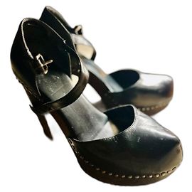 Tamancos de couro preto vintage Prada com saltos de madeira esculpidos altos Preto