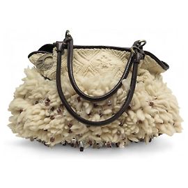 BOLSA FENDI 8BH186 CHEF MOUTON GM COM CHARMS DE STRASS CREME Cru