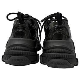 Balenciaga-Balenciaga Triple S Sneakers in Black Patent Leather-Black