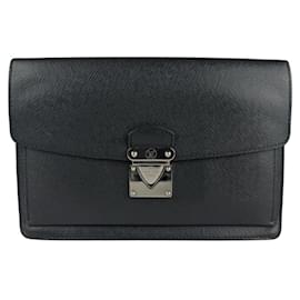 Louis Vuitton-Louis Vuitton Taiga Belaia Clutch Bag-Grey