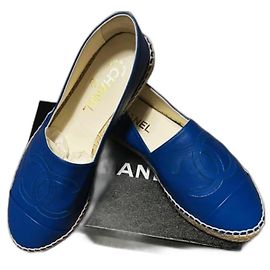 Espadrilles Chanel en cuir bleu Bleu