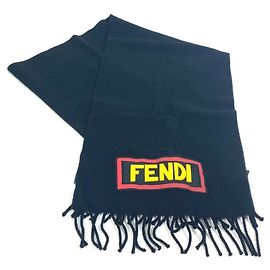Sciarpa nera in lana Fendi con patch logo Nero