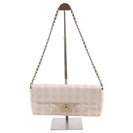 Chanel Bolsa de couro bege Bege