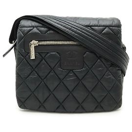 Sac à main en nylon matelassé Coco Cocoon de Chanel Noir