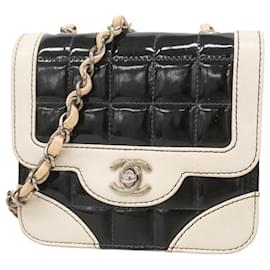 Chanel-Chanel Black and White Patent Leather Shoulder Bag-Black,White