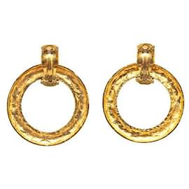 Chanel-Chanel Gold Plated Matelassé Vintage Earrings-Golden