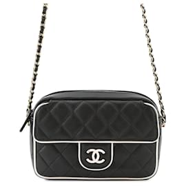 Chanel-Chanel Black and White Lambskin Chain Shoulder Bag-Black,White