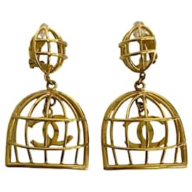 Chanel-Chanel Vintage Coco Mark 93A Engraved Birdcage Swing Earrings-Golden