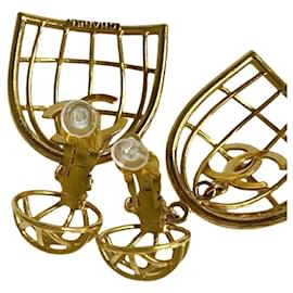 Chanel-Chanel Vintage Coco Mark 93A Engraved Birdcage Swing Earrings-Golden