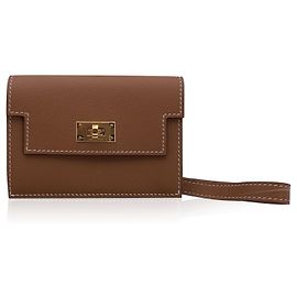 Carteira Slim Kelly em couro Epsom tan da Hermès com hardware dourado Bege