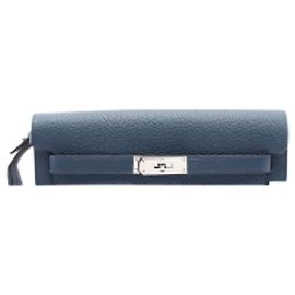 Bolsa Clutch Kelly Depeche 25 em Taurillon Clemence da Hermès Verde