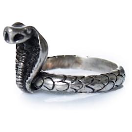 Silberfarbener Cobra-Schlangenring von Saint Laurent Silber