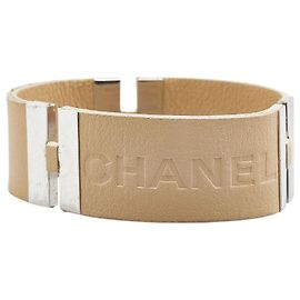 Lederarmband mit Metall-Logo Chanel 00C Braun Beige