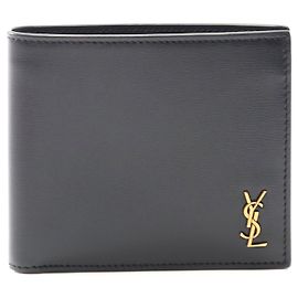 Yves Saint Laurent Saint Laurent Tiny Cassandra Leather Wallet Black