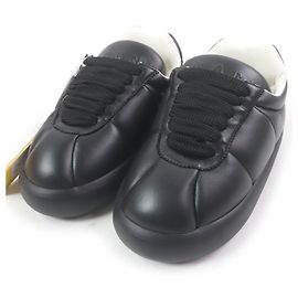 Marni SNZU015802 BIGFOOT2.0 Tênis baixos de couro de cordeiro acolchoados Preto