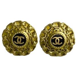 Orecchini a clip vintage Chanel 94A con marchio Coco inciso D'oro