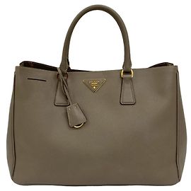Bolsa Galleria Prada em couro Saffiano cinza Marrom