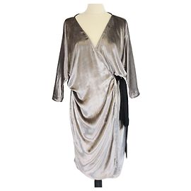 Grau Samt Wickelkleid von Diane Von Furstenberg Grau