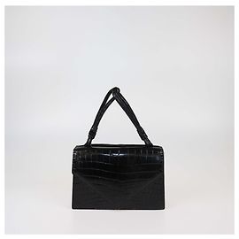 Bolsa de couro crocodilo preto brilhante com alça de piano da Bottega Veneta Preto