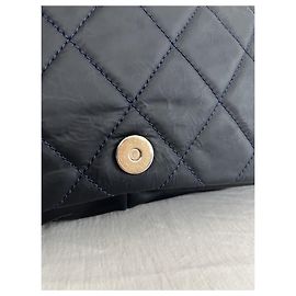 Chanel Borsa a spalla Matelassé Chain Blu Navy Pelle Blu scuro