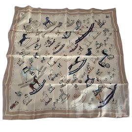 Hermès Caballo mecedor Beige