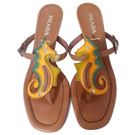 Sandales à talons Prada camel cuir avec hippocampe Multicolore Camel
