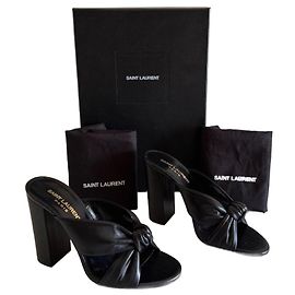 Yves Saint Laurent Loulou Leather Sandals Black Black